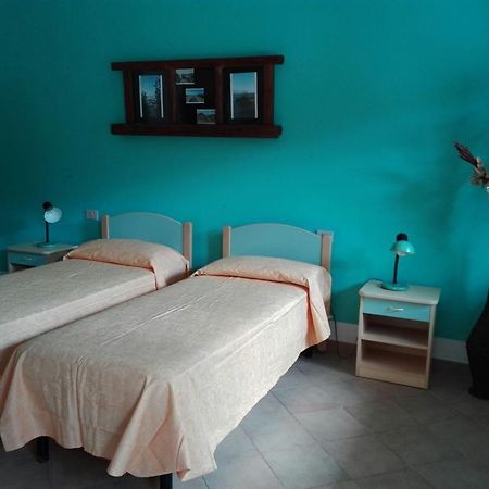 Hôtel Santigu Cunventu à Domus De Maria Extérieur photo