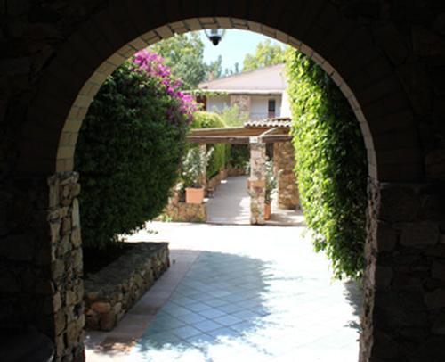 Hôtel Santigu Cunventu à Domus De Maria Extérieur photo