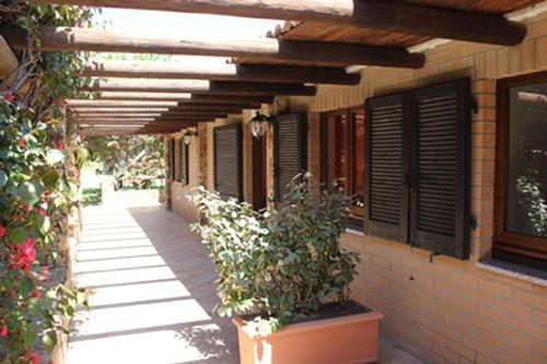Hôtel Santigu Cunventu à Domus De Maria Extérieur photo